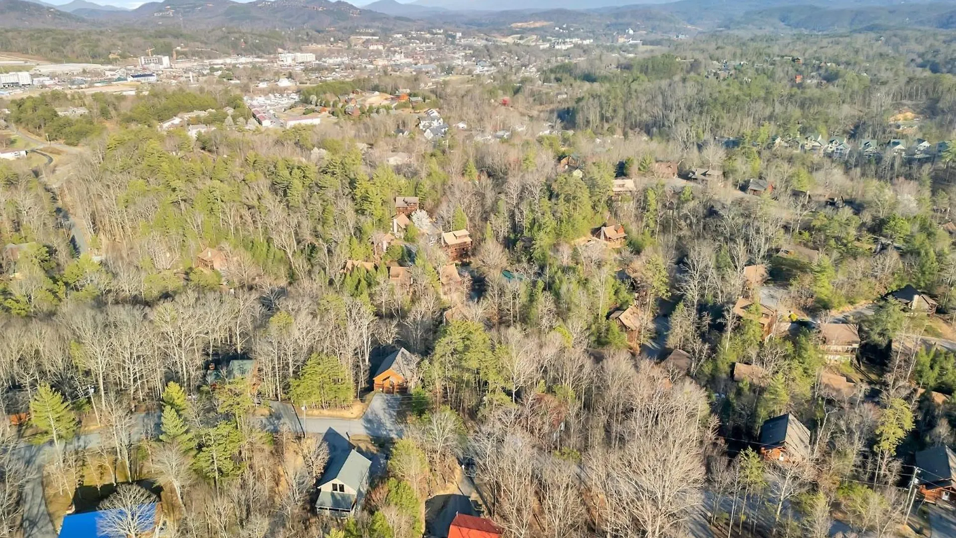 Bear Hug Hideaway Pigeon Forge