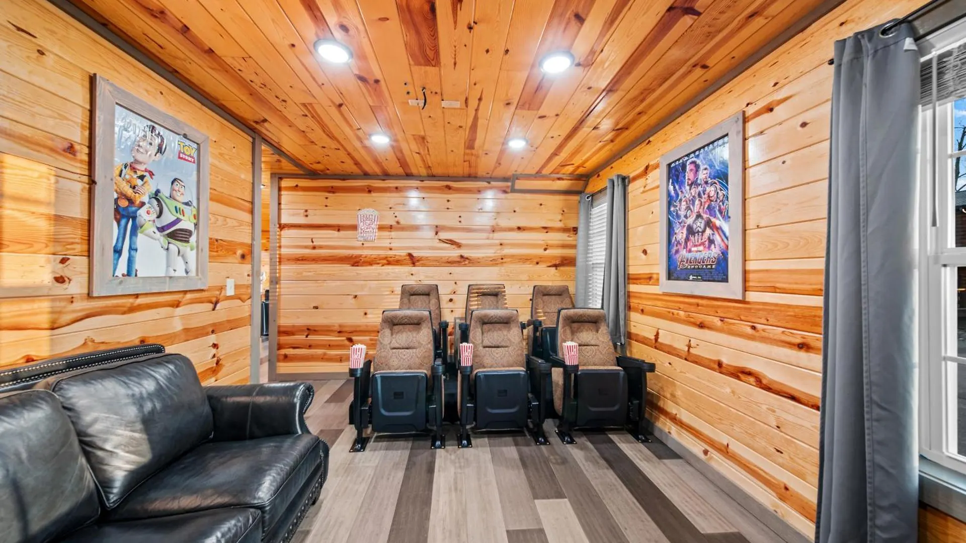 Indoor Heated Pool, Alpine Resort Near Dollywood, Theater & Game Room, Hot Tub Pigeon Forge