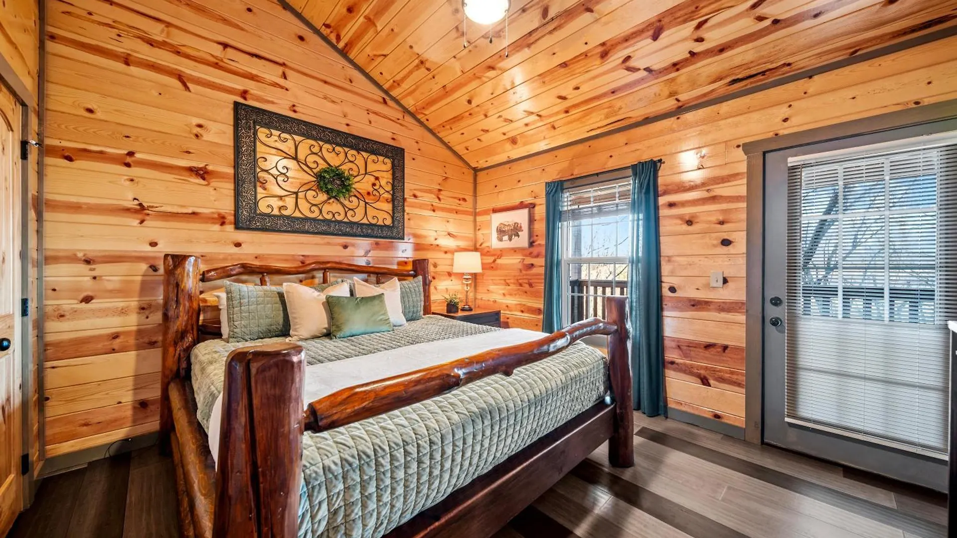 Holiday home Indoor Heated Pool, Alpine Resort Near Dollywood, Theater & Game Room, Hot Tub