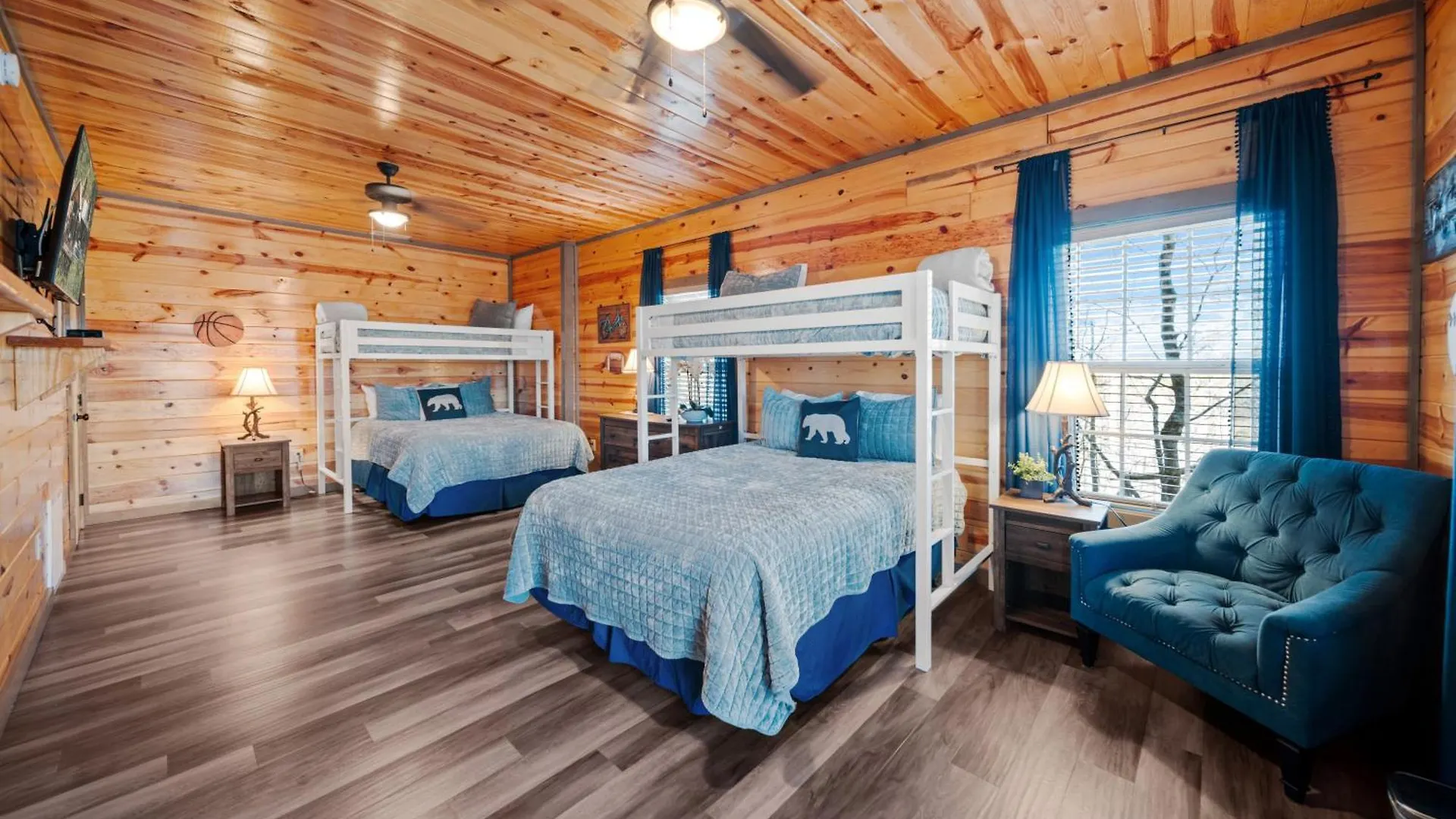 Holiday home Indoor Heated Pool, Alpine Resort Near Dollywood, Theater & Game Room, Hot Tub *