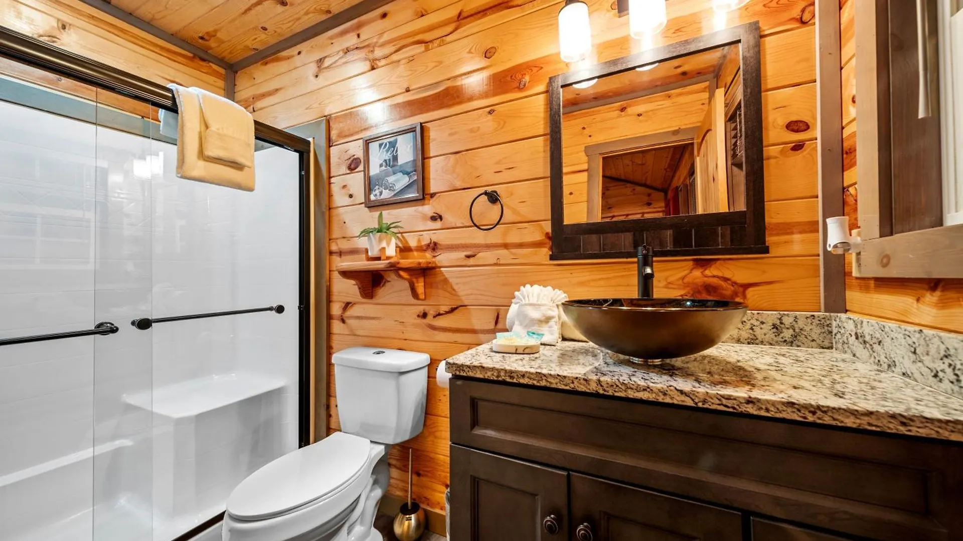 Indoor Heated Pool, Alpine Resort Near Dollywood, Theater & Game Room, Hot Tub Holiday home Pigeon Forge