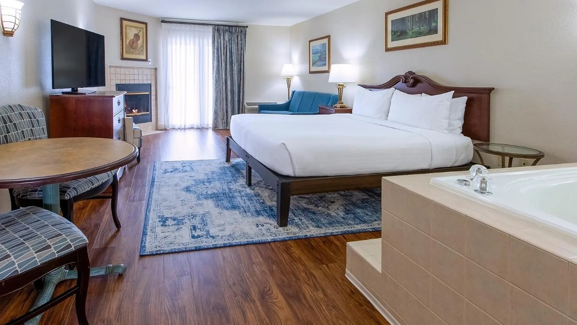 Music Road And Hotel 3*