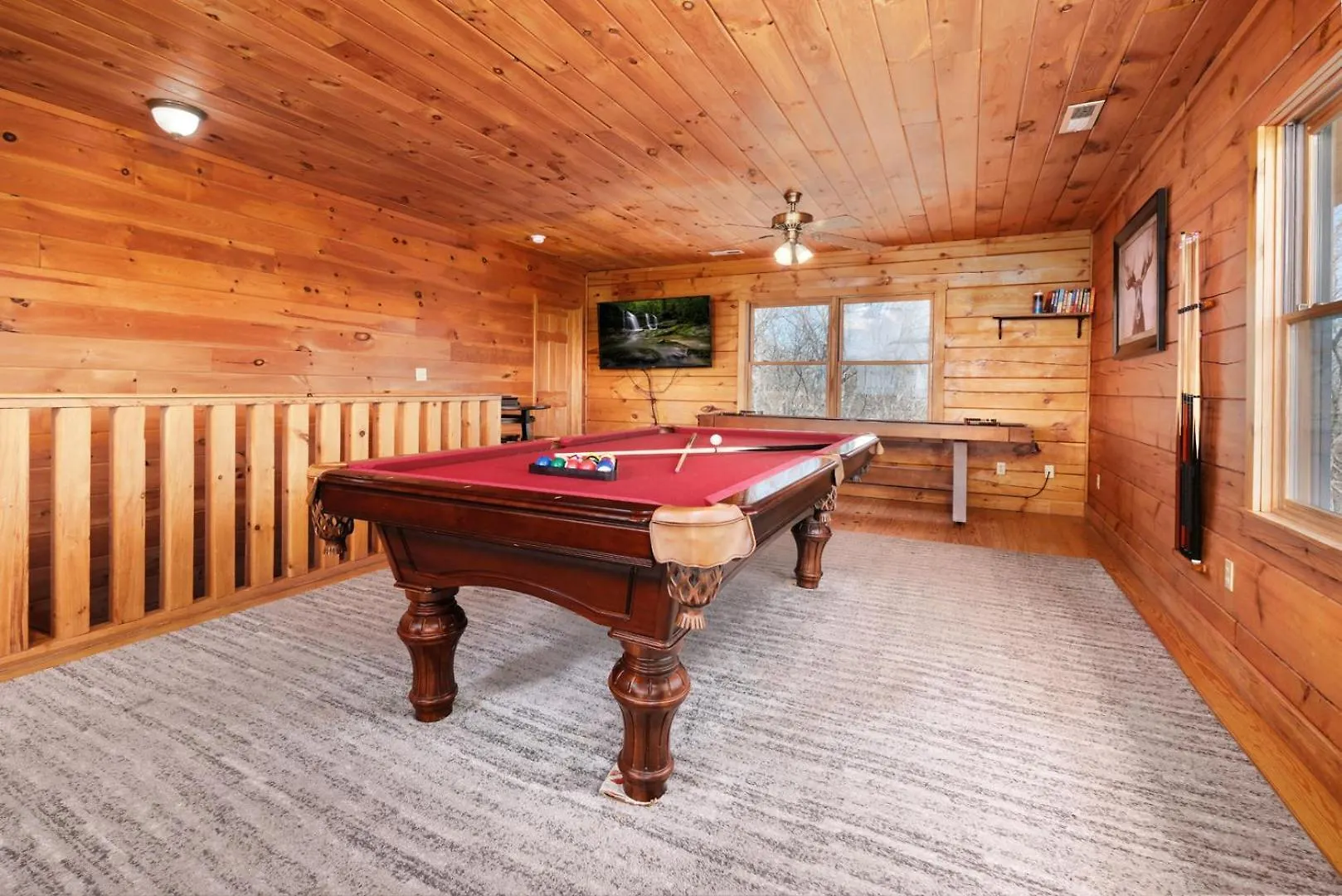5br Sleeps 20 Putt Putt Gameroom Hot Tub Free Attraction Tickets Holiday home Pigeon Forge