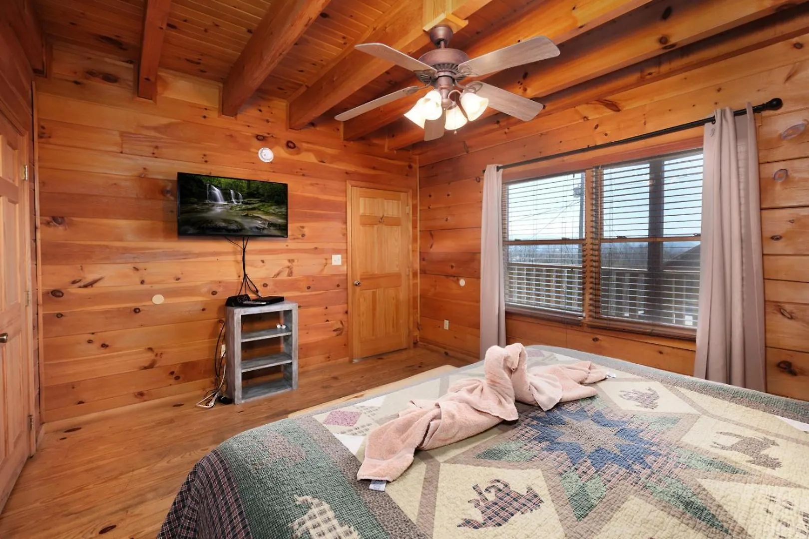 5br Sleeps 20 Putt Putt Gameroom Hot Tub Free Attraction Tickets