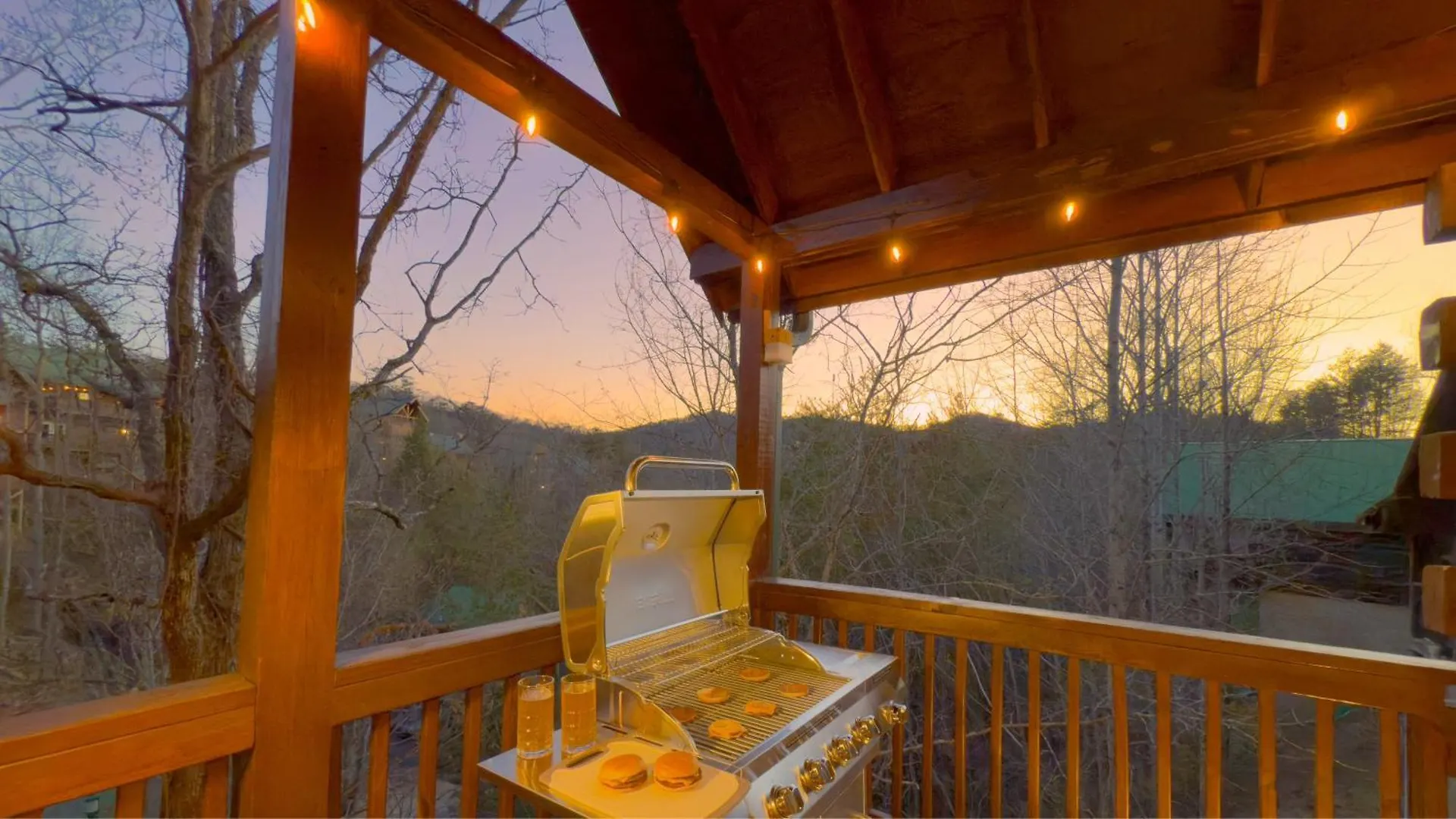 For Groups Getaway! Location, Grill, Wifi & Workstation, Hot Tub & Game