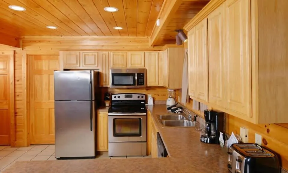 Great Views & Location- Family- Game Room- Hot Tub