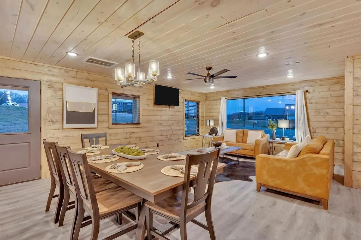 Honeybear Hideaways - Luxury Cozy With Theater, Game And Hot Tub *