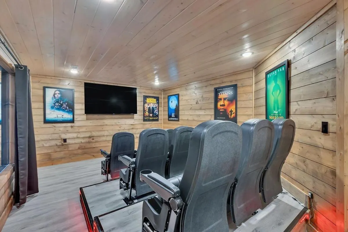 Honeybear Hideaways - Luxury Cozy With Theater, Game And Hot Tub