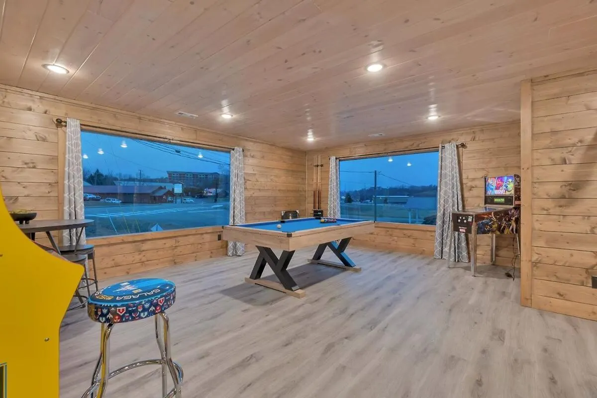 Holiday home Honeybear Hideaways - Luxury Cozy With Theater, Game And Hot Tub Pigeon Forge