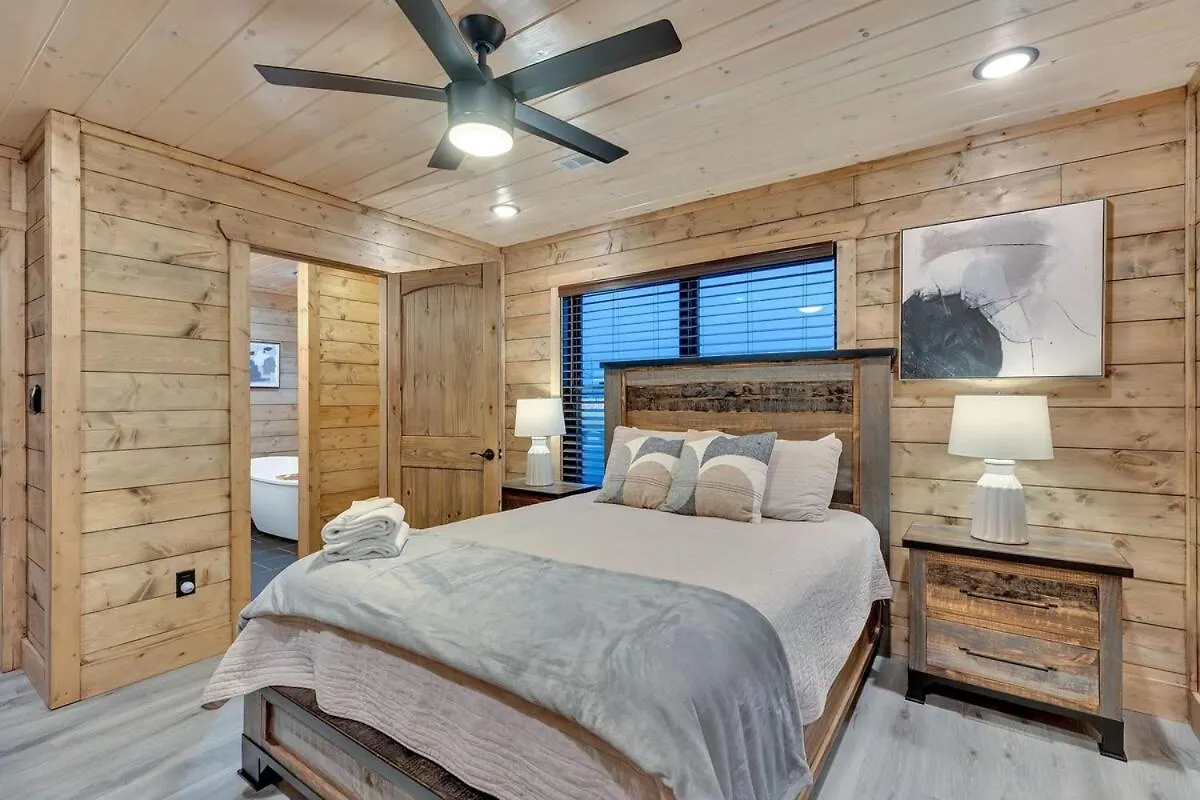 Holiday home Honeybear Hideaways - Luxury Cozy With Theater, Game And Hot Tub Pigeon Forge