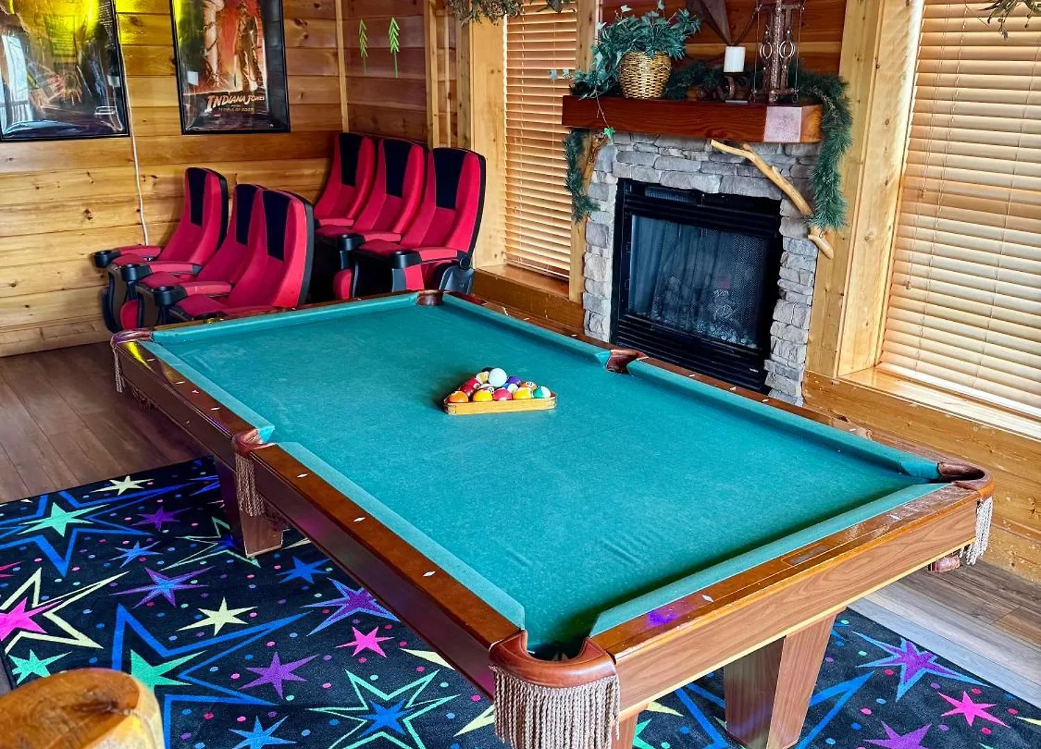 Holiday home Glow In Dark, Nerf War, 360 View, Theater, Hottub, Games *