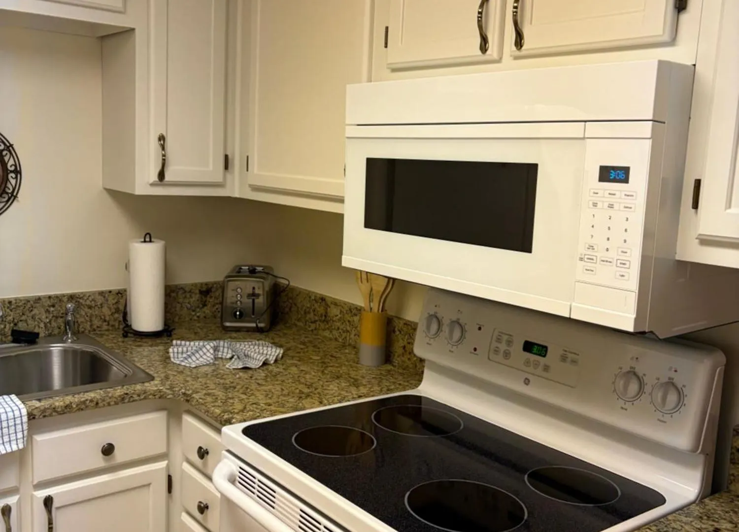 River Place #605 2bd *