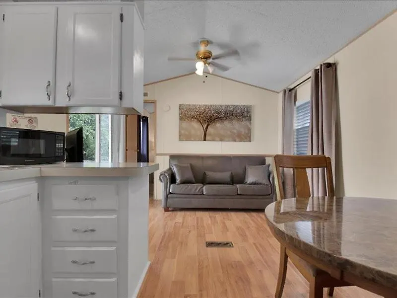 2br Oasis Near Smoky Mountain Chalet *
