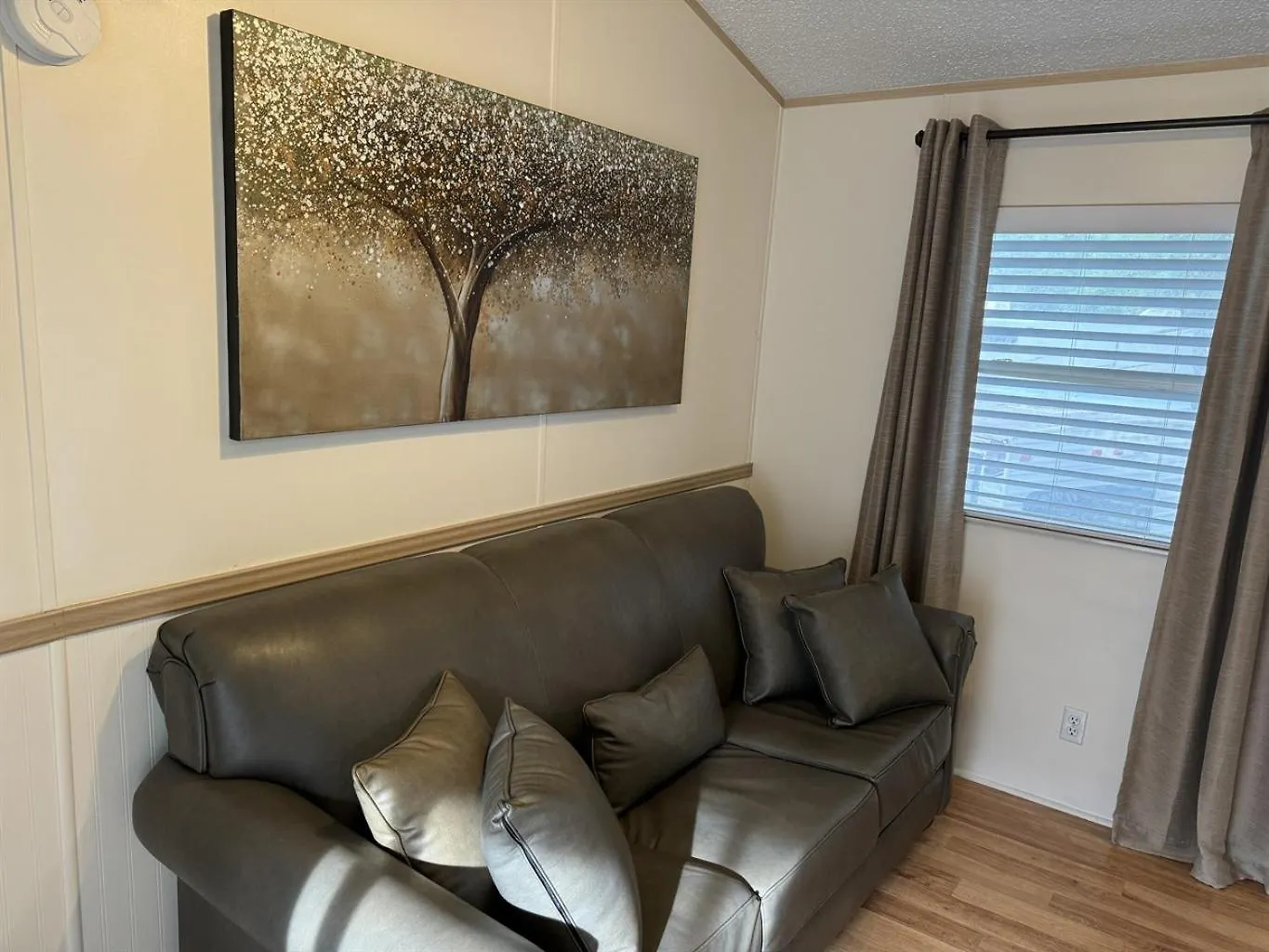 Your Perfect 2br Mountain Escape Chalet *