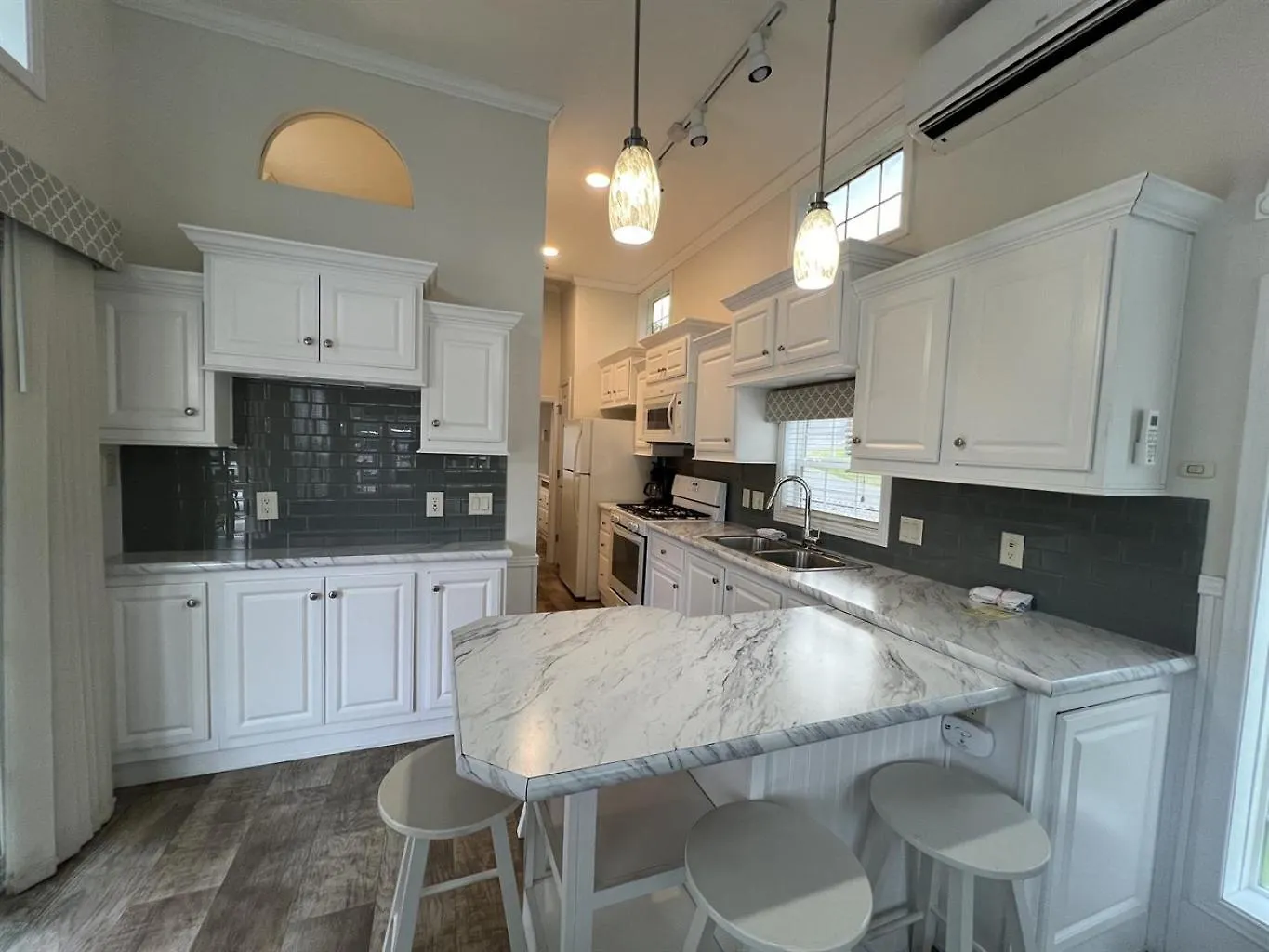 1br Model With Loft *
