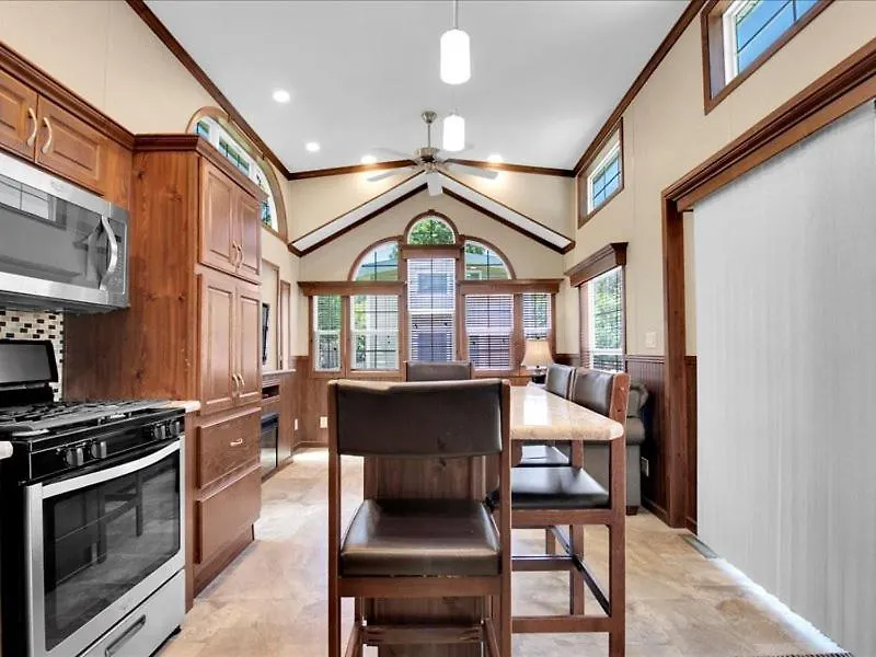 Lovely 1br With Loft