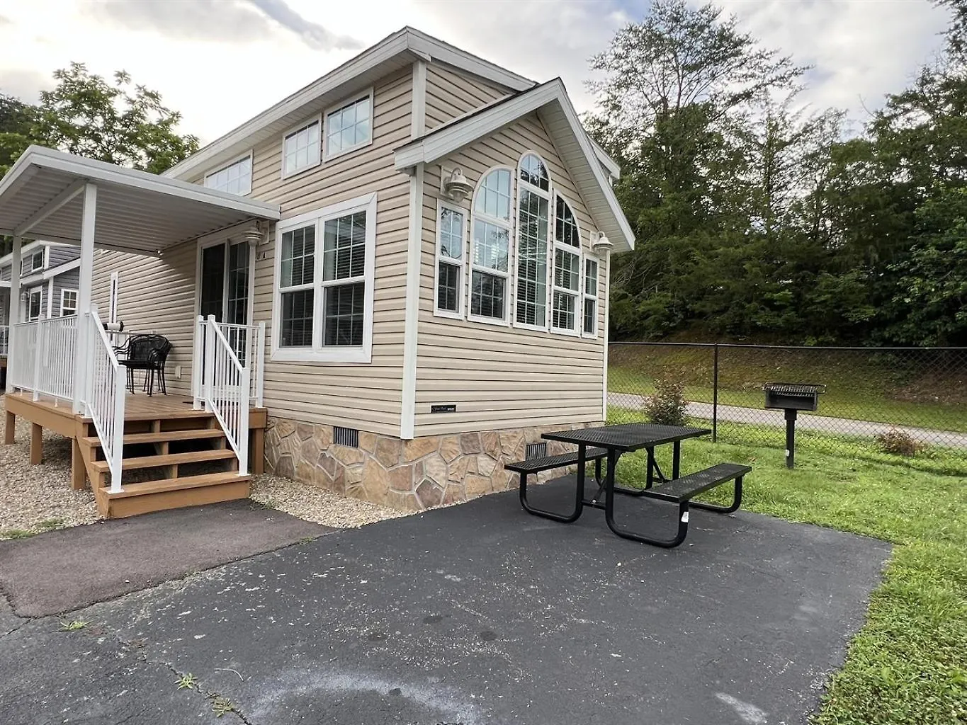 Chalet 1br Model With Loft *