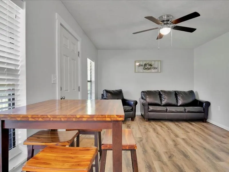 Chalet 2br Rustic With Views And Parking *