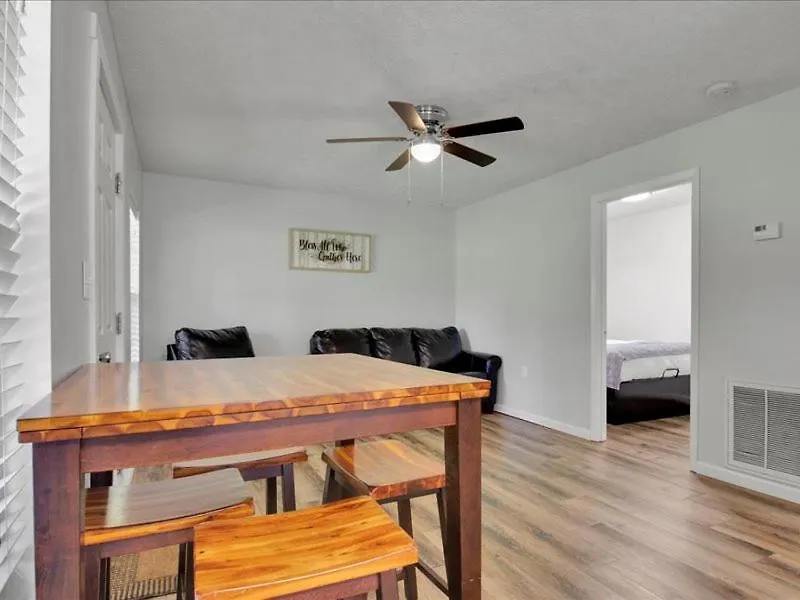 Chalet 2br Rustic With Views And Parking