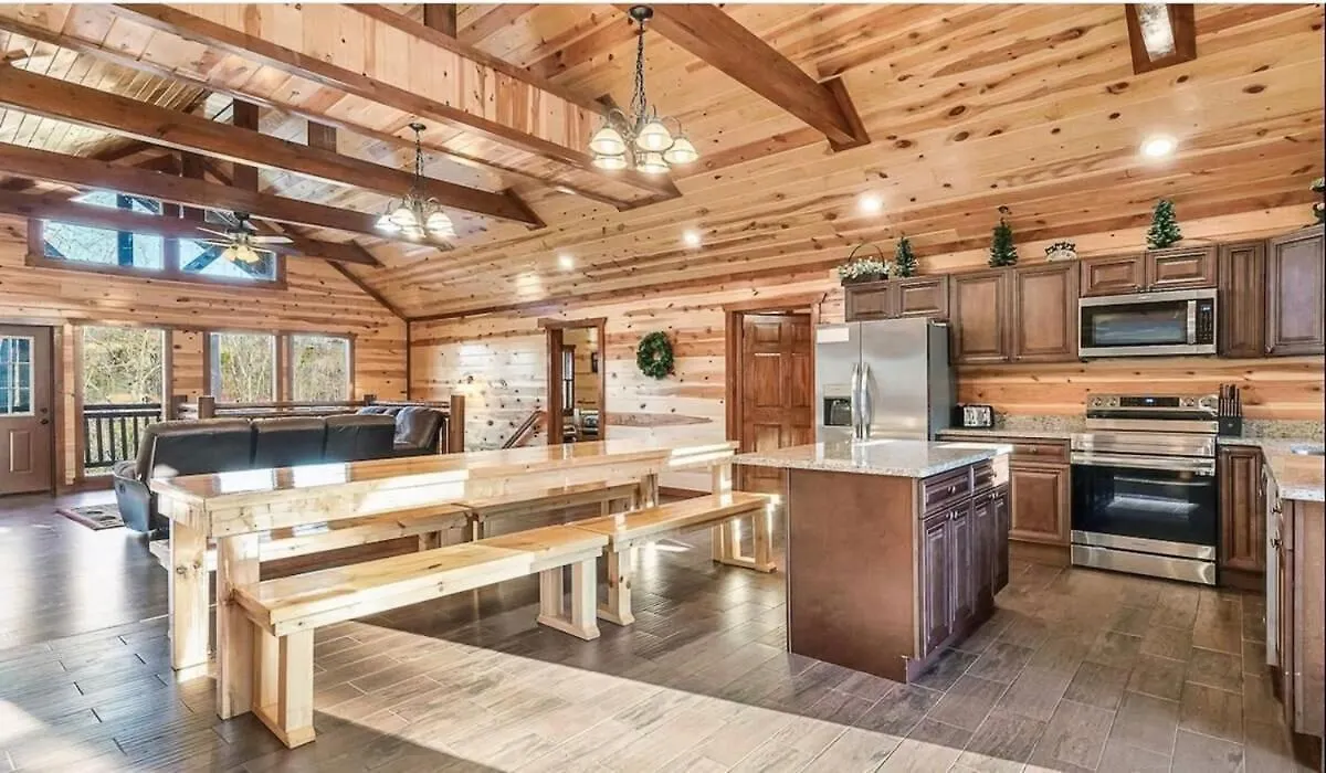Sleeps 28 - Luxe Smokies Game Hot Tub Views Near Attractions