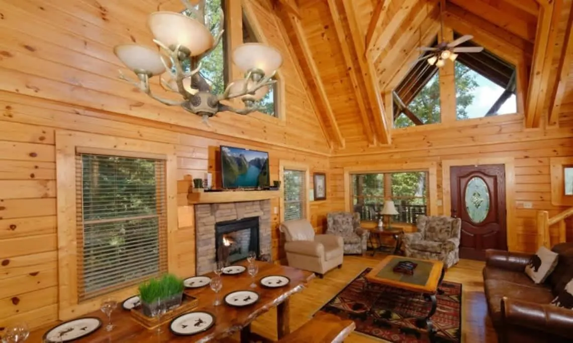 Great Views & Location- Family- Game Room- Hot Tub