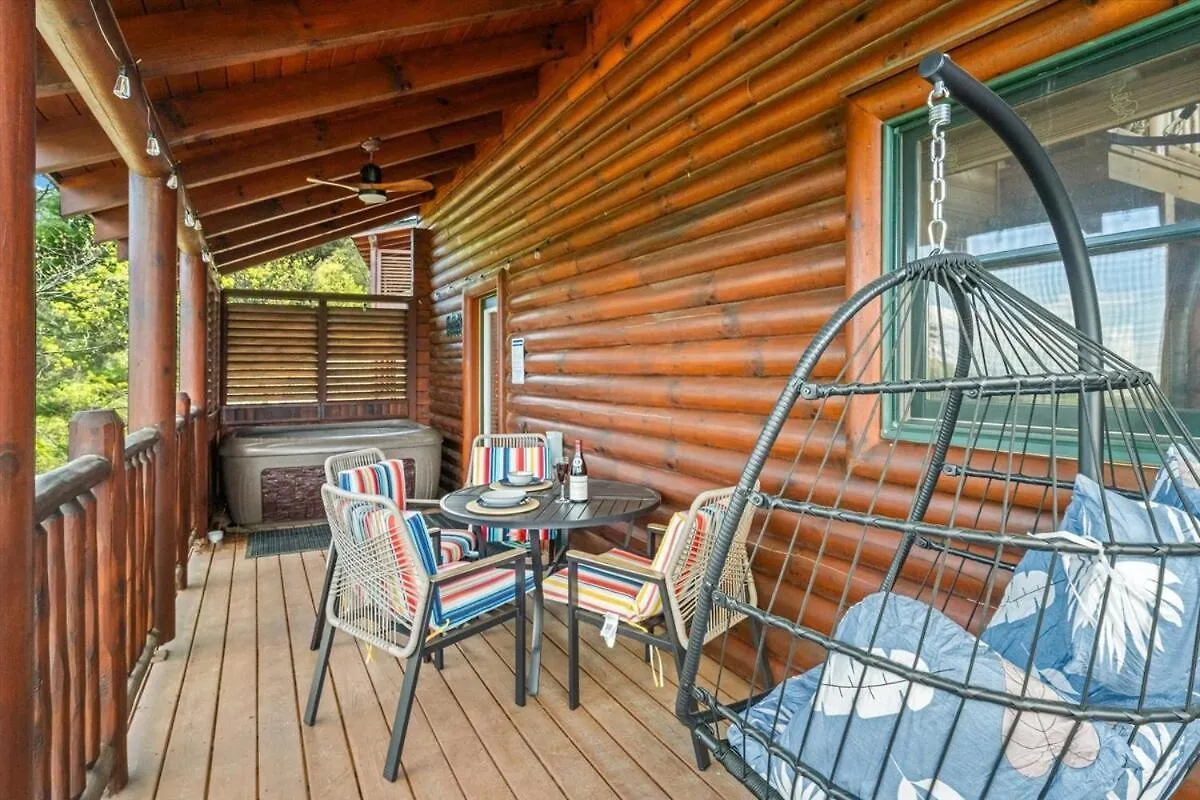 Rustic W Modern Comfort Minutes From Parkway Holiday home Pigeon Forge