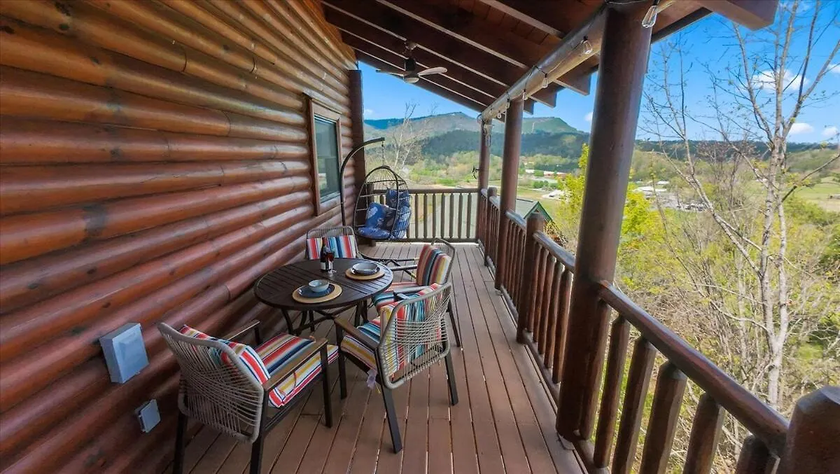 Holiday home Rustic W Modern Comfort Minutes From Parkway *