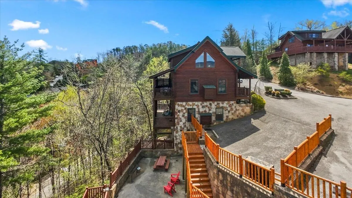Rustic W Modern Comfort Minutes From Parkway Holiday home *
