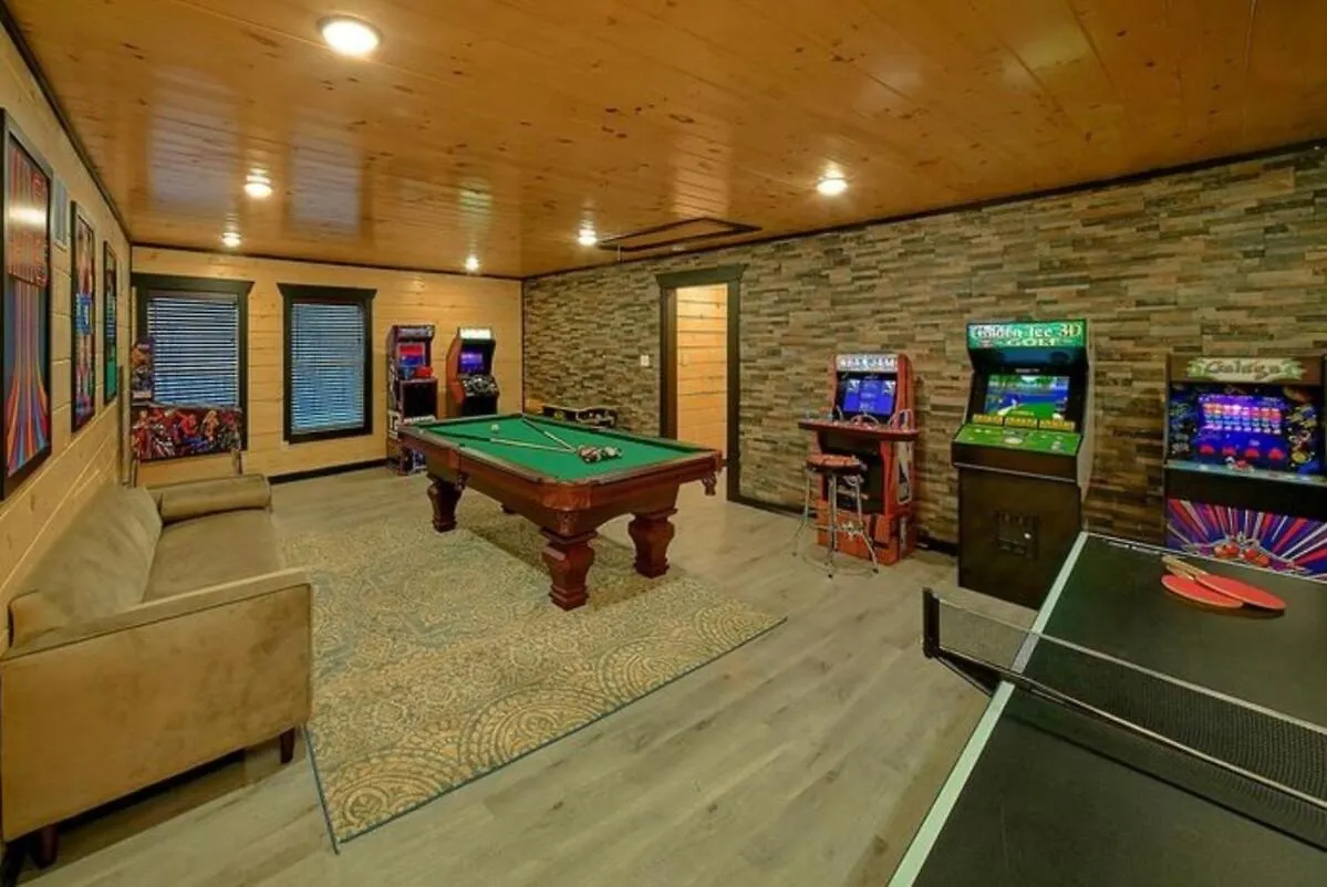 Holiday home Ada-accessible 5br Family With Game Room, Hot Tub And Fire Pit Pigeon Forge