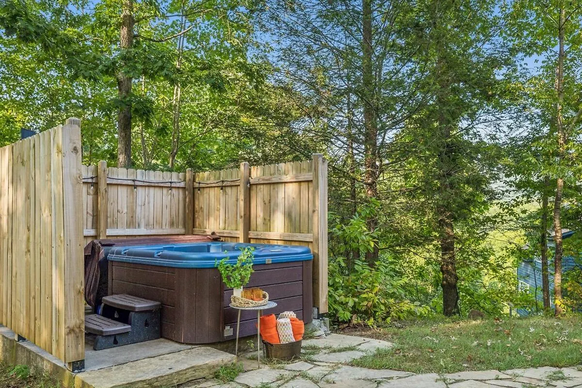 Ada-accessible 5br Family With Game Room, Hot Tub And Fire Pit * Pigeon Forge