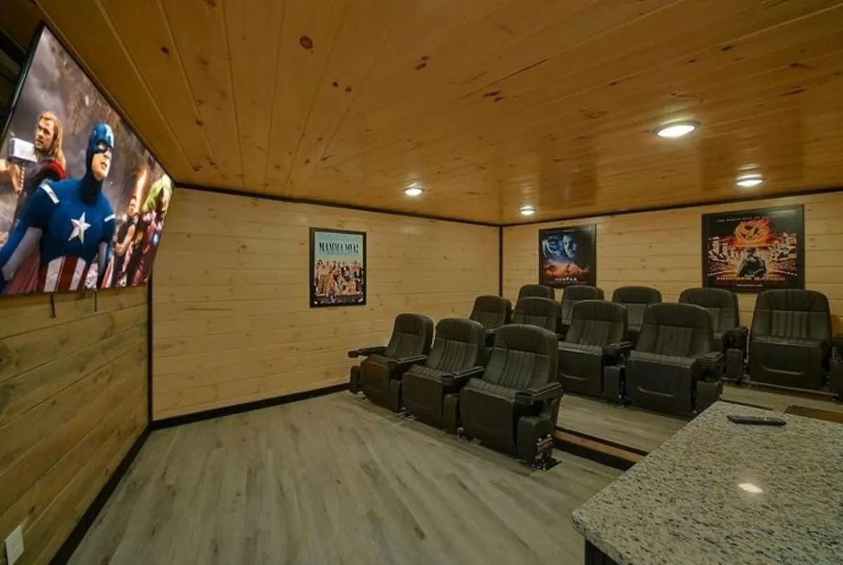Holiday home Ada-accessible 5br Family With Game Room, Hot Tub And Fire Pit
