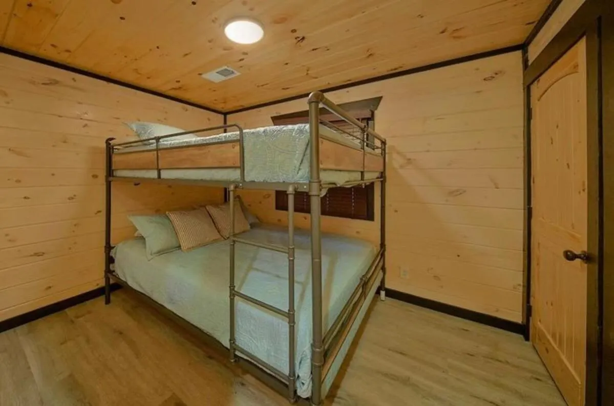 Holiday home Ada-accessible 5br Family With Game Room, Hot Tub And Fire Pit Pigeon Forge