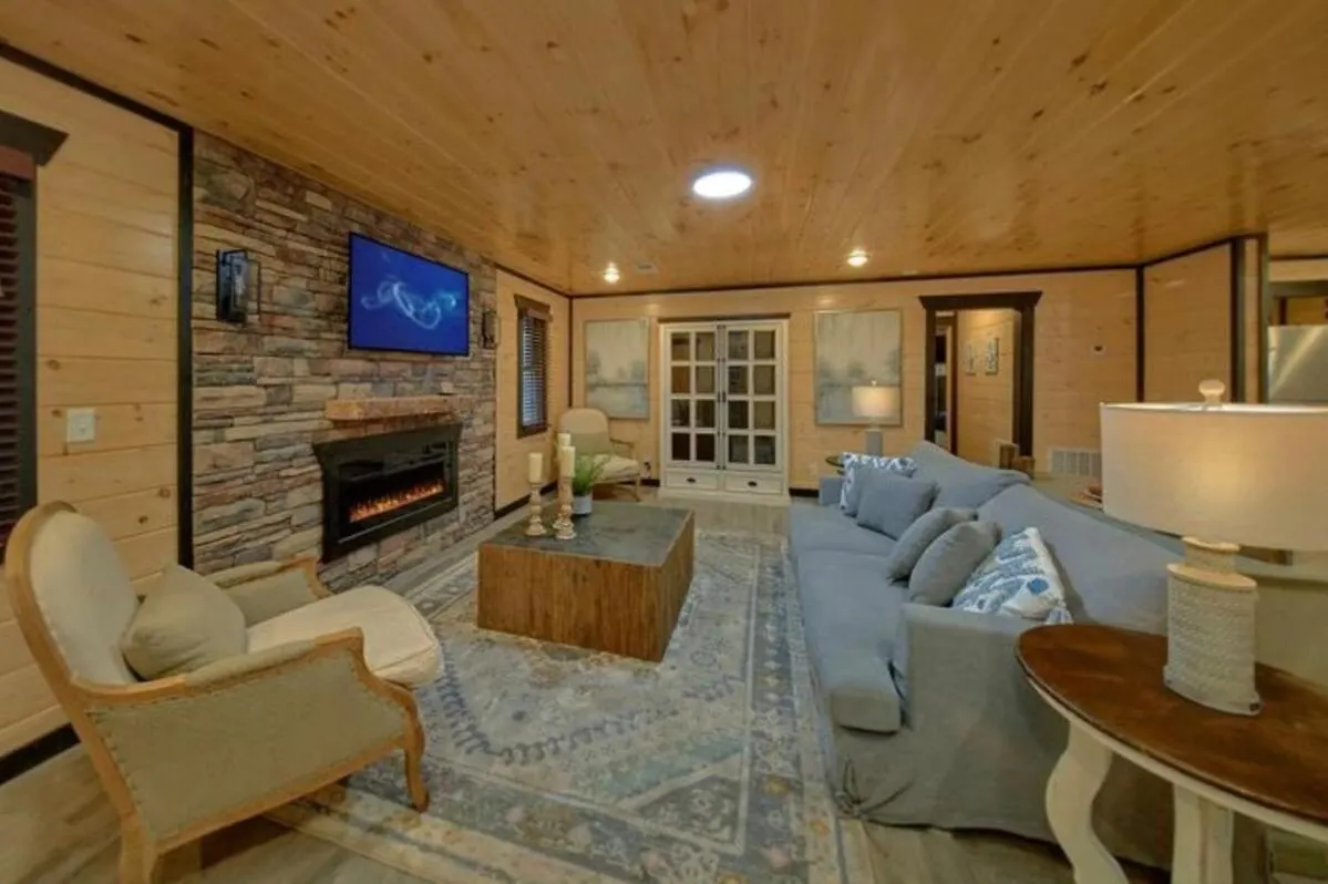 Honeybear Hideaways - Spacious Family-friendly With Hot Tub, Game And Fire Pit *