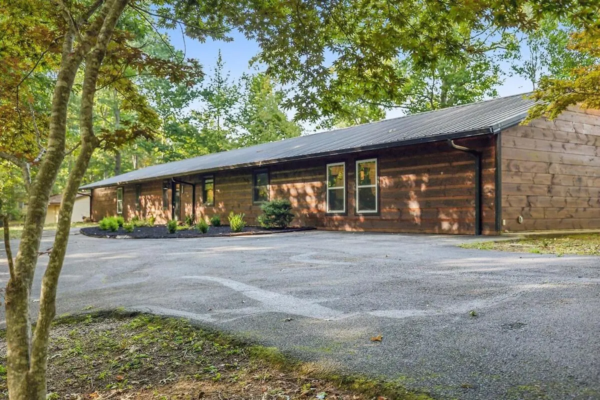 Holiday home Honeybear Hideaways - Spacious Family-friendly With Hot Tub, Game And Fire Pit Pigeon Forge