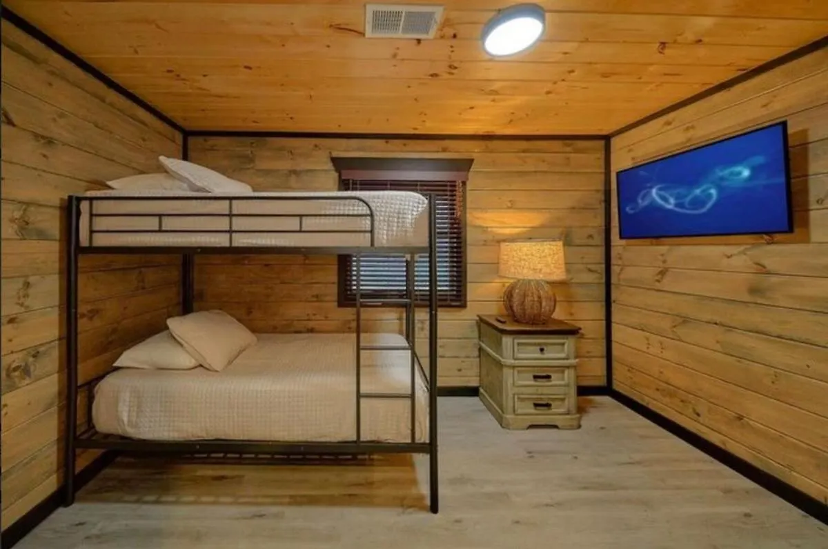 Honeybear Hideaways - Spacious Family-friendly With Hot Tub, Game And Fire Pit * Pigeon Forge