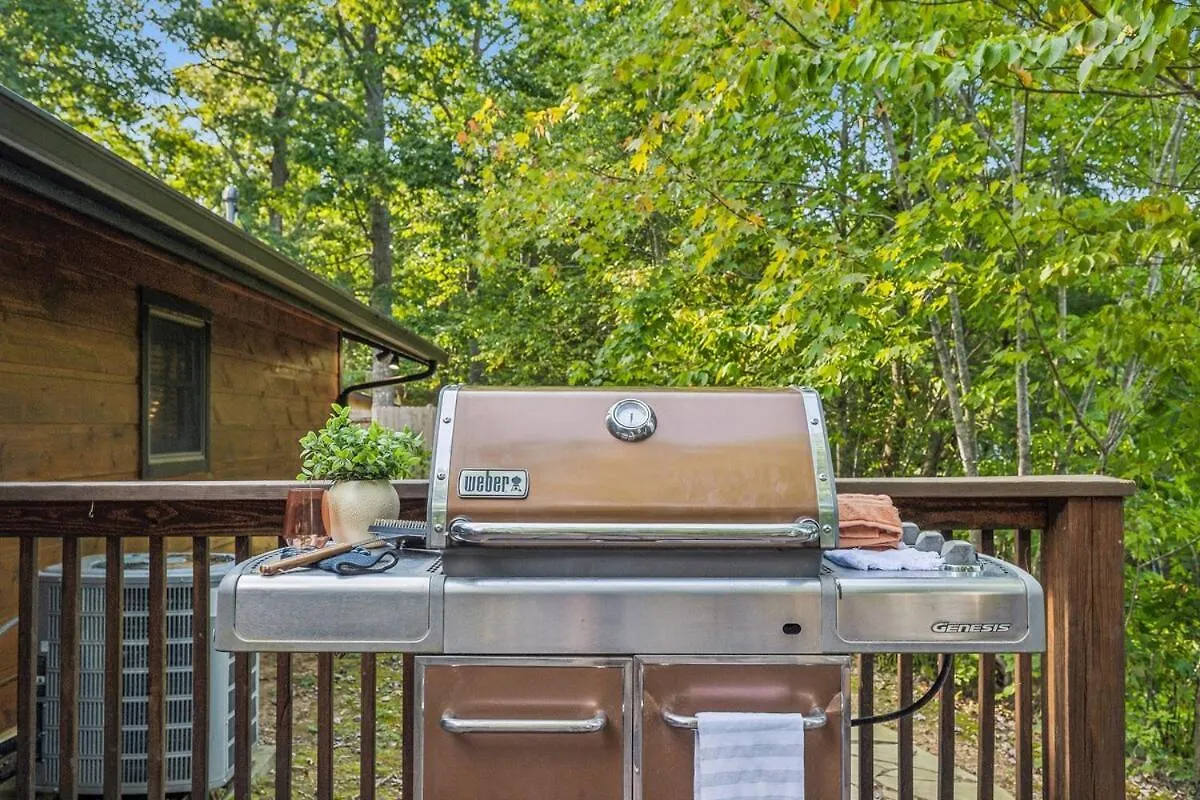 Holiday home Honeybear Hideaways - Spacious Family-friendly With Hot Tub, Game And Fire Pit
