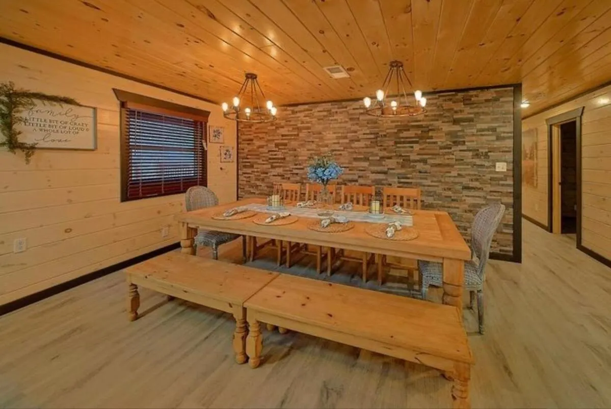 Honeybear Hideaways - Spacious Family-friendly With Hot Tub, Game And Fire Pit
