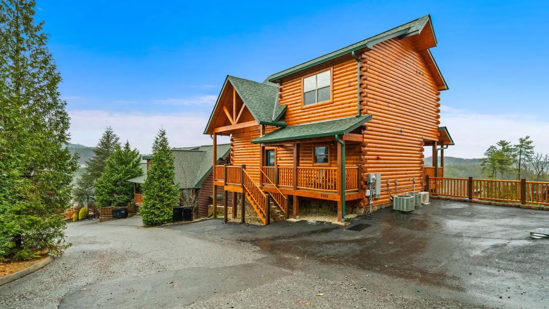 Zen Z Bear Holiday home Pigeon Forge