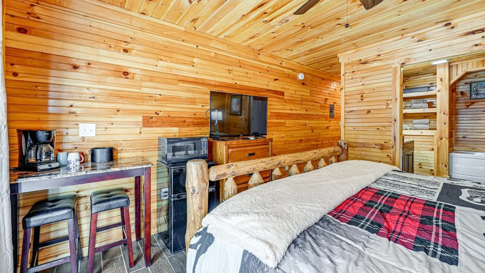 By Dollywood With Private Pool! *
