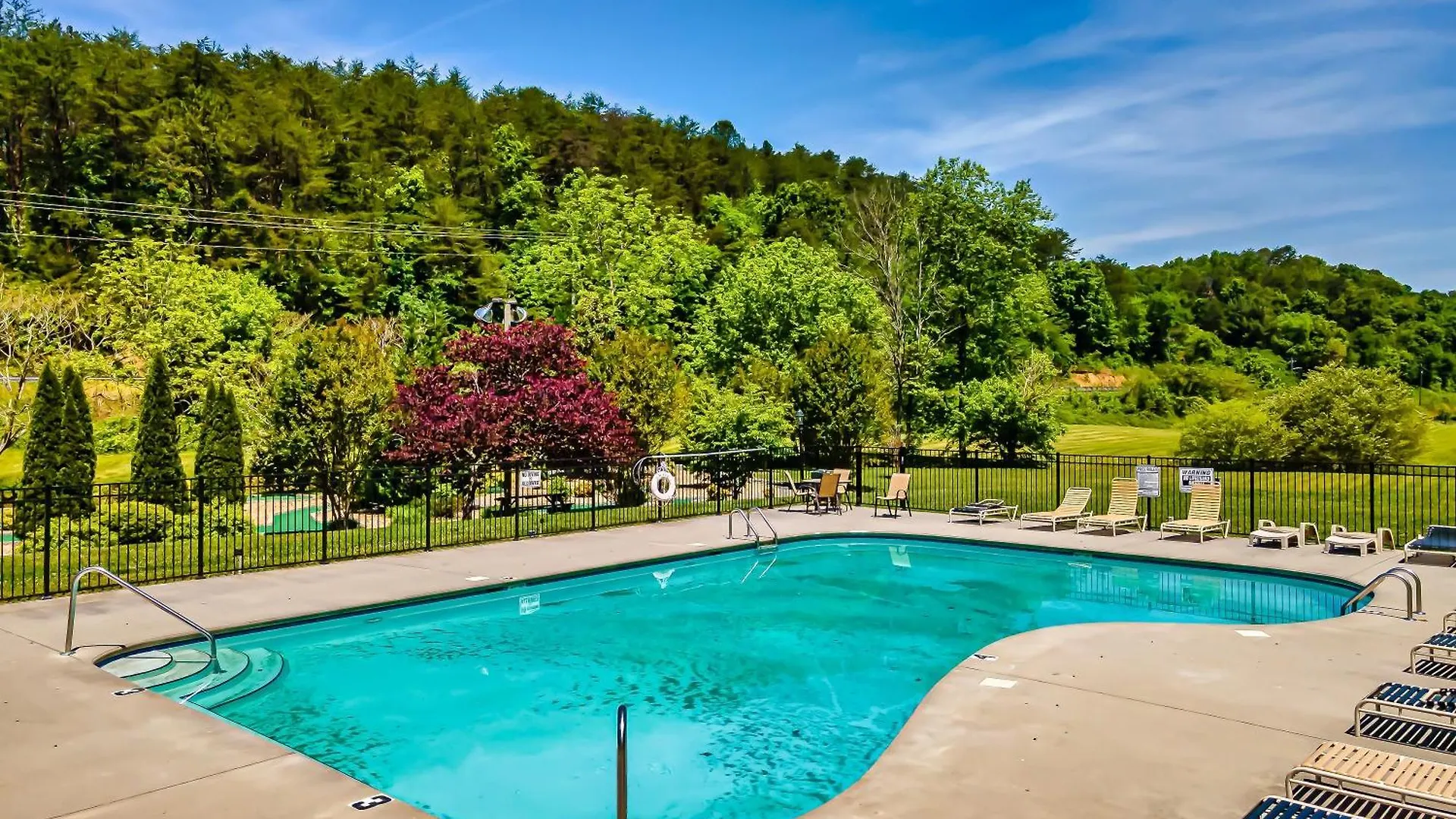 Glow In Dark, Nerf War, 360 View, Theater, Hottub, Games *