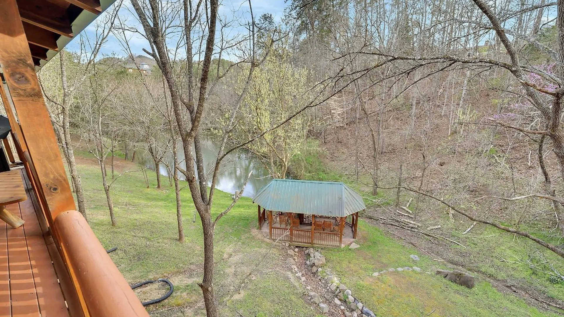 Holiday home Ern832 - Lakeside Hideaway - Great Location! Close To The Action!