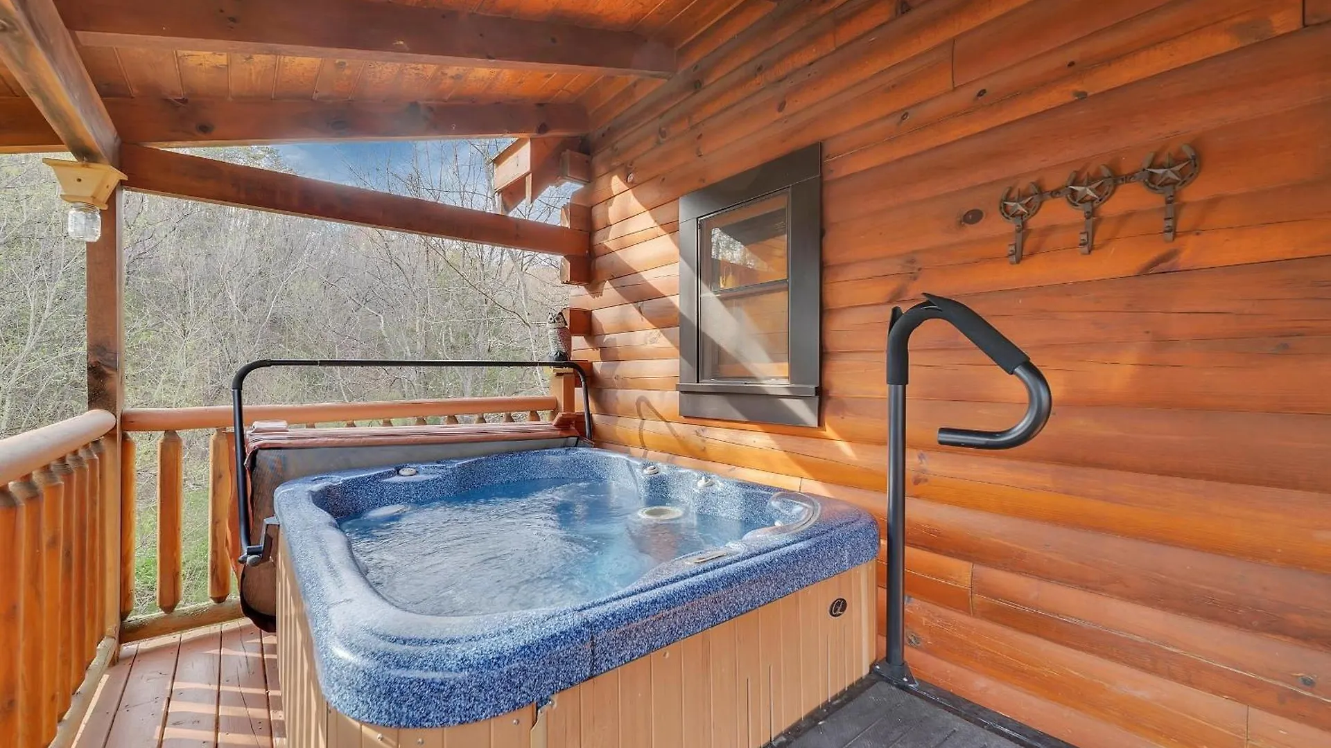 Holiday home Ern832 - Lakeside Hideaway - Great Location! Close To The Action! *