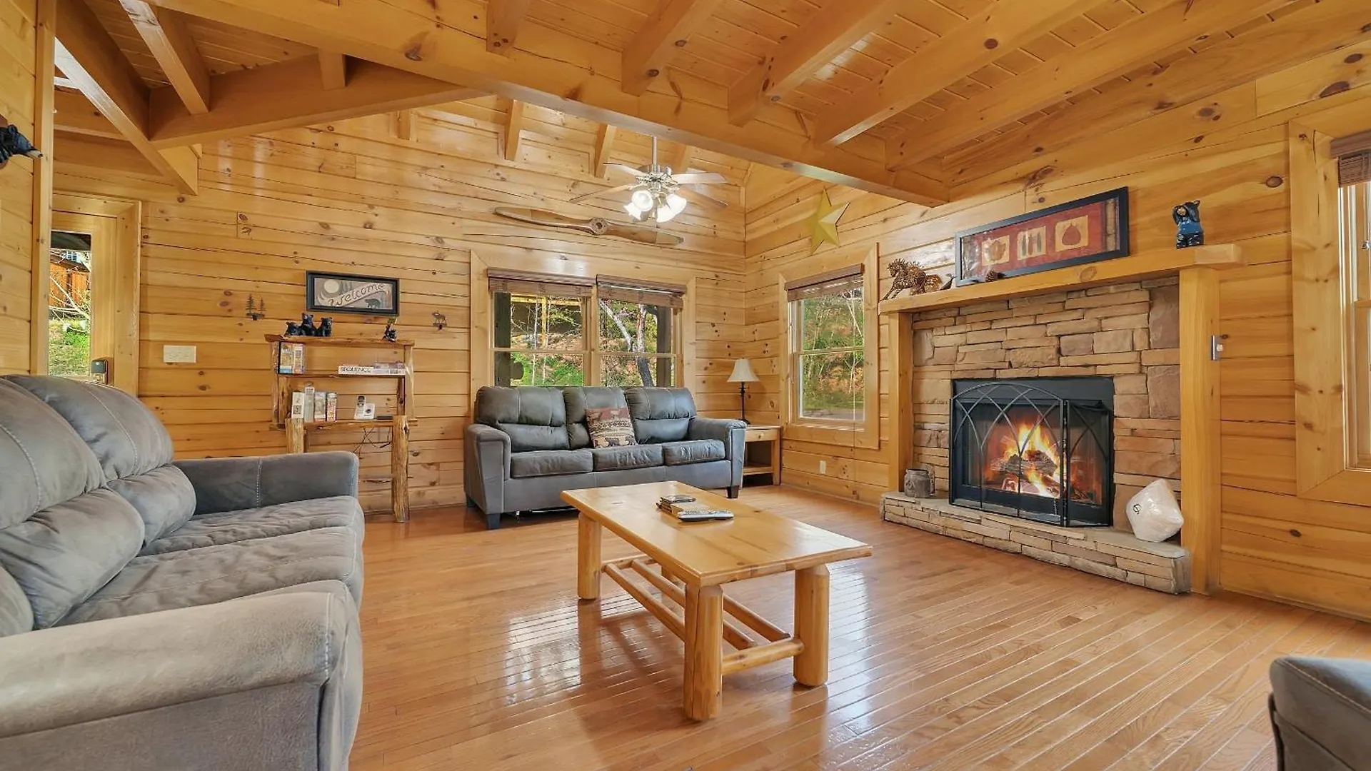 Ern832 - Lakeside Hideaway - Great Location! Close To The Action! Holiday home *