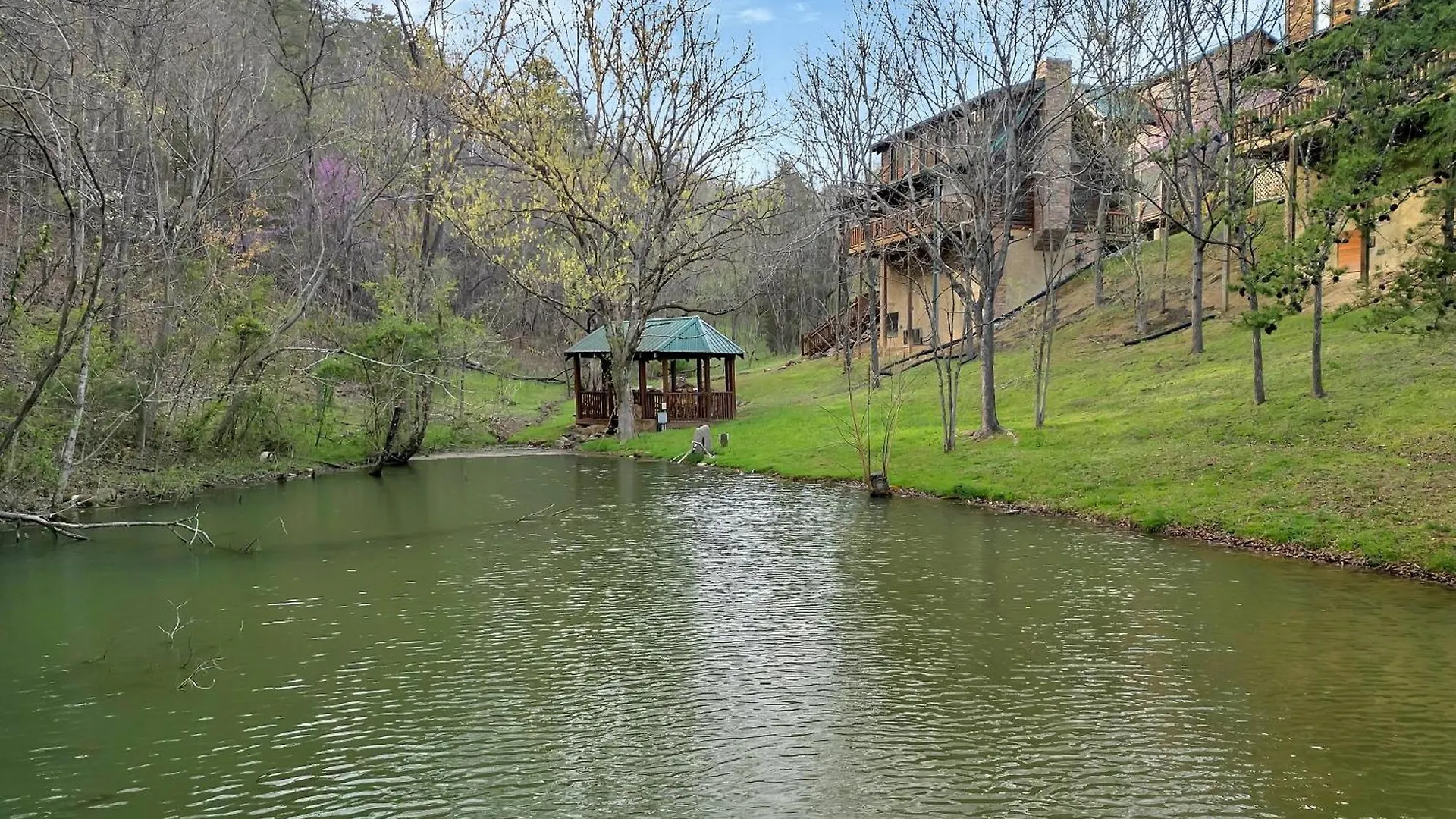 Holiday home Ern832 - Lakeside Hideaway - Great Location! Close To The Action!