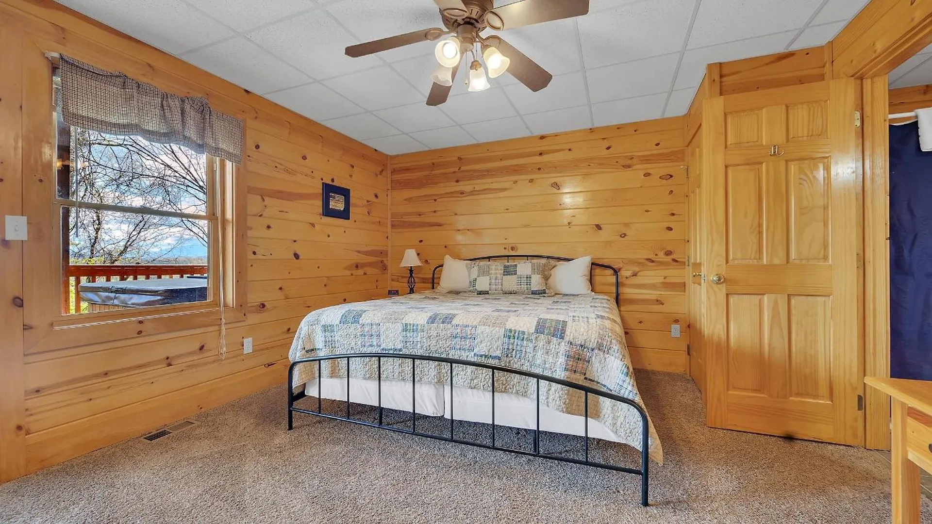Ern860 - Cozy Bear Overlook