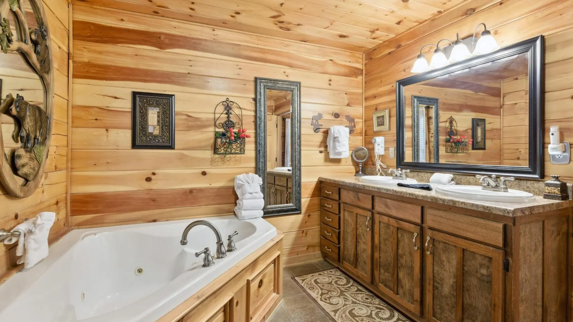 Experience Comfort And Tranquility At Mooseberry Just Minutes From Attractions