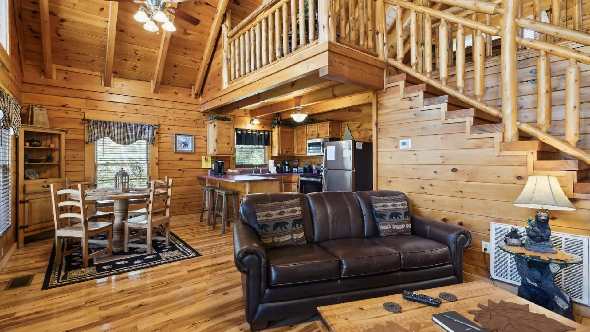 Are We Bear Yet Rustic 1br With Hot Tub Pools & Fireplace1 Mile From Parkway Holiday home Pigeon Forge