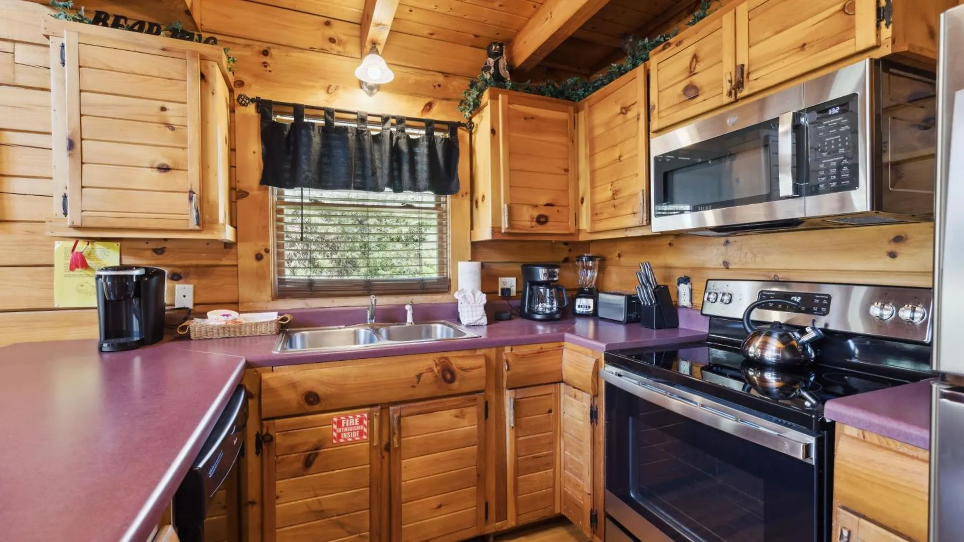 Are We Bear Yet Rustic 1br With Hot Tub Pools & Fireplace1 Mile From Parkway * Pigeon Forge