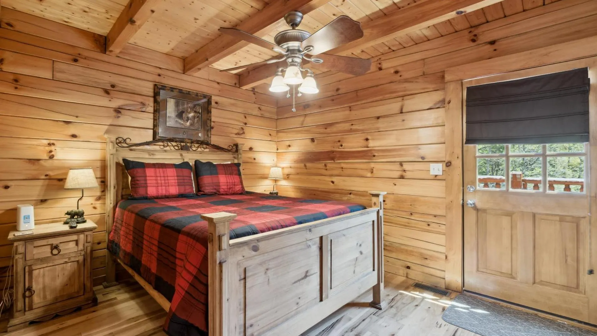 Are We Bear Yet Rustic 1br With Hot Tub Pools & Fireplace1 Mile From Parkway *