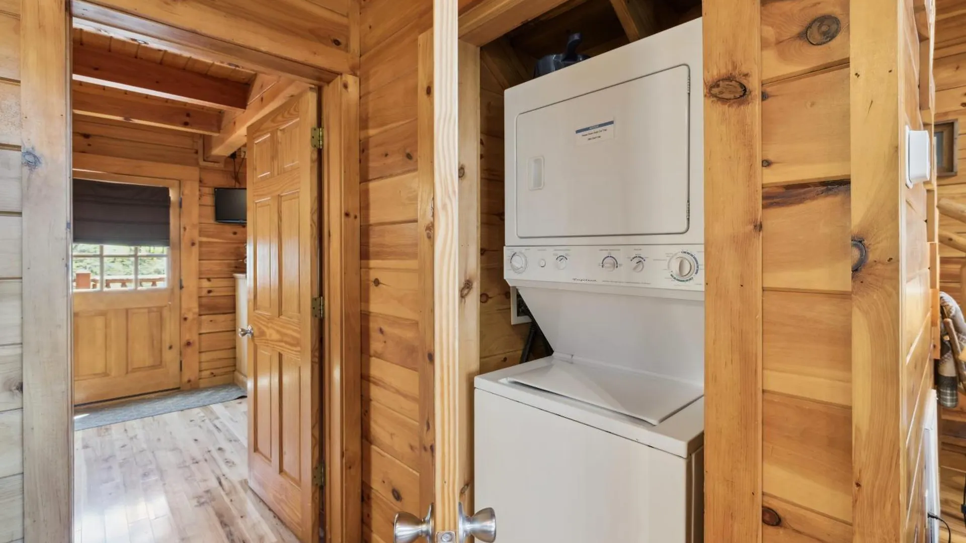 Holiday home Are We Bear Yet Rustic 1br With Hot Tub Pools & Fireplace1 Mile From Parkway *